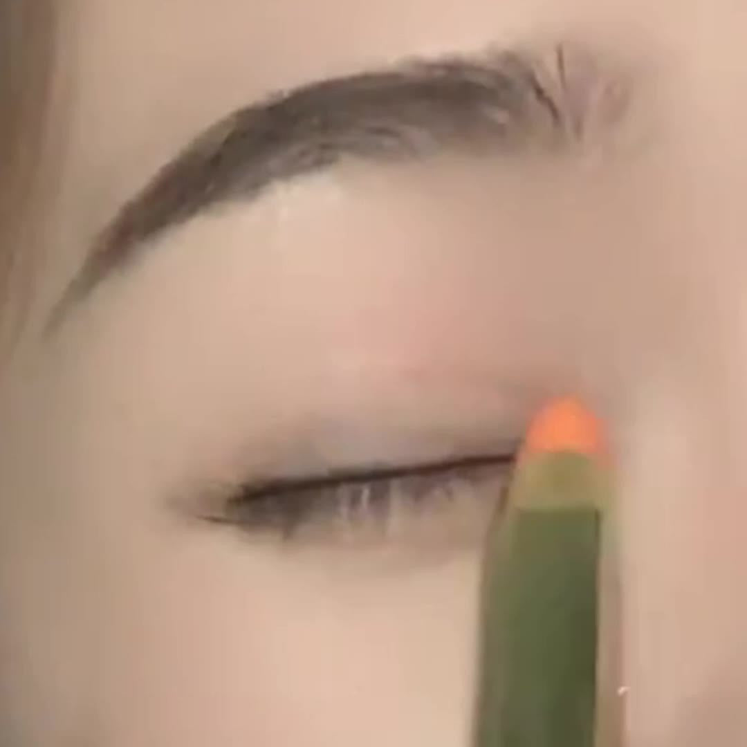 Double-Headed Shimmer Eyeshadow Stick - Glitter Highlighter, Contouring, Brightening, Lazy Makeup - Plant Squalane Formula, Moisturizing, Long-Lasting, Easy to Use